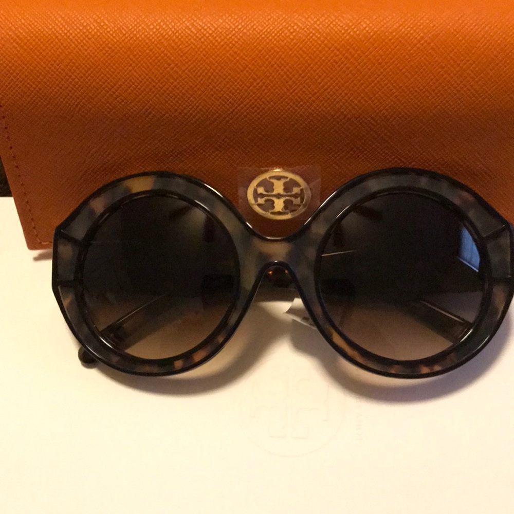 Tory Burch Peggy Sunglasses